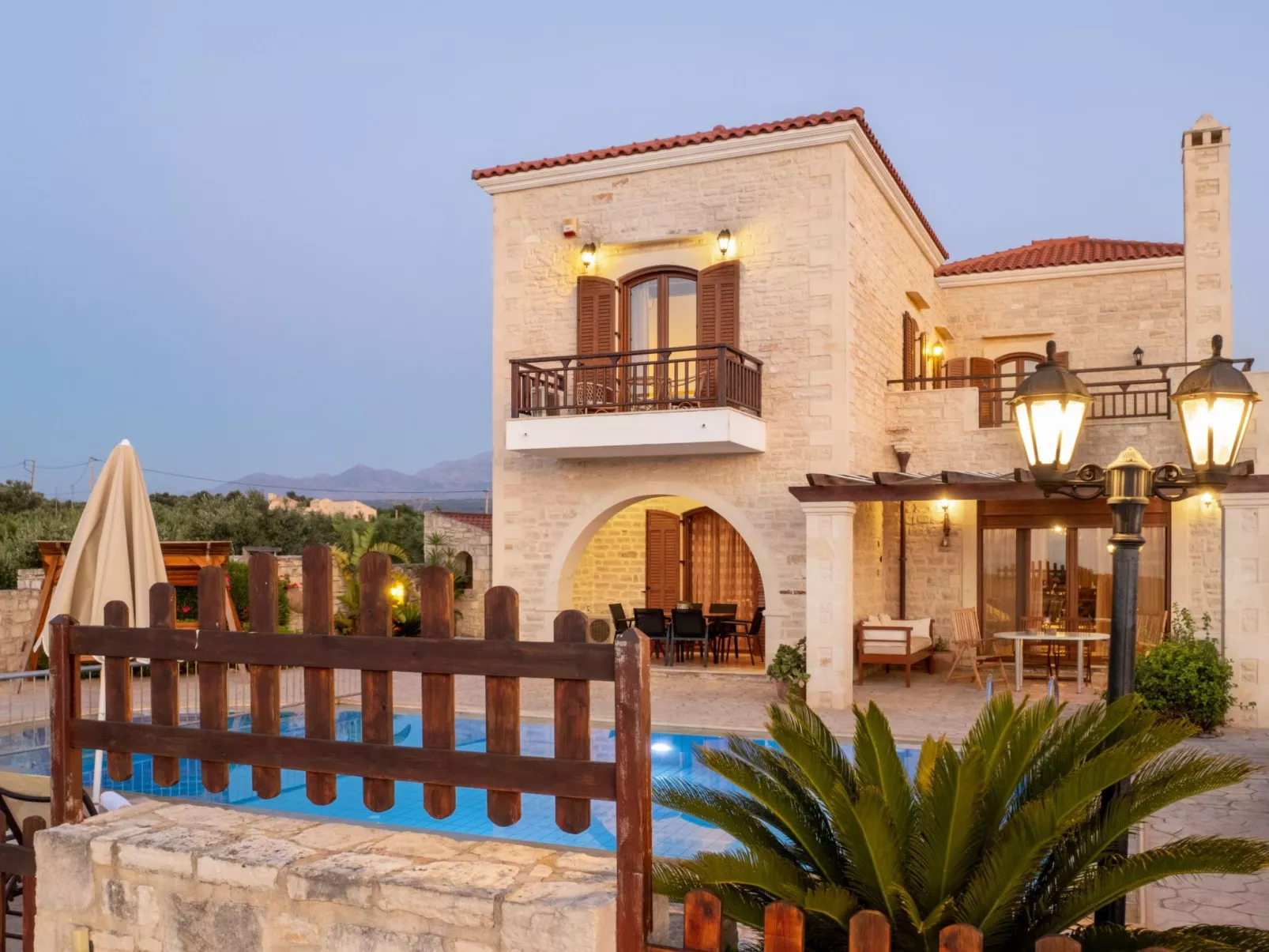 Familienfreundliche Villa mit Pool, BBQ, Kinderbereich-Outside