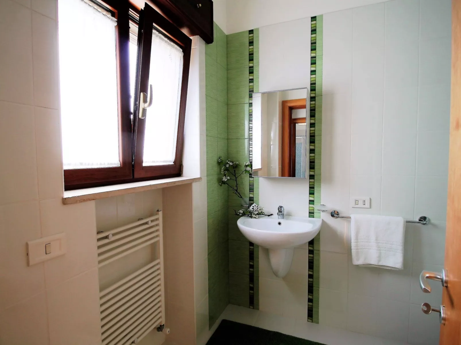 In Pulsano mit Garten-Drinnen