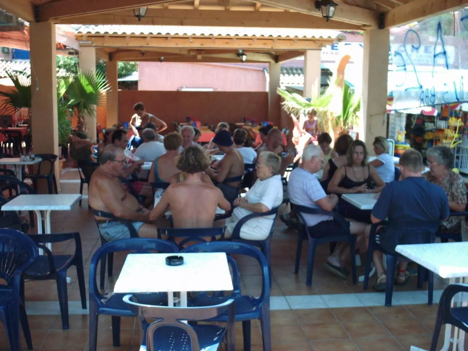 Mobilheim mit Terrasse-Dedans