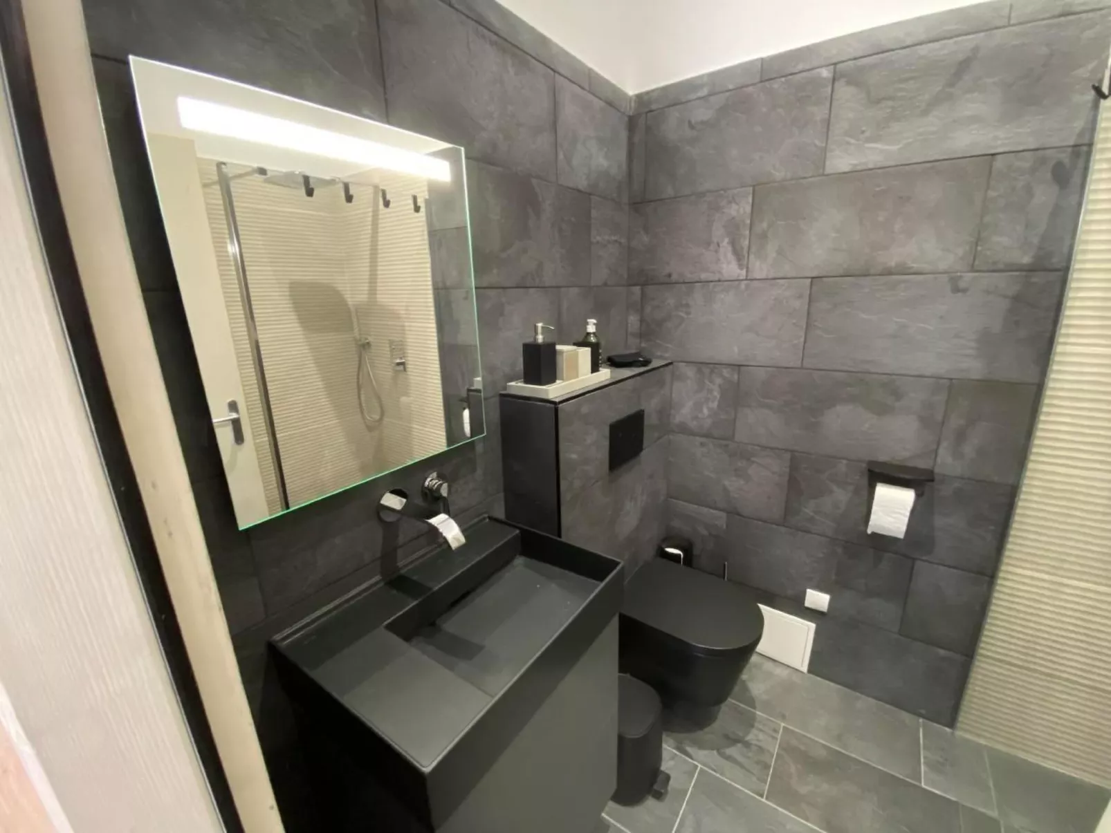 The Olive Retreat-Dedans