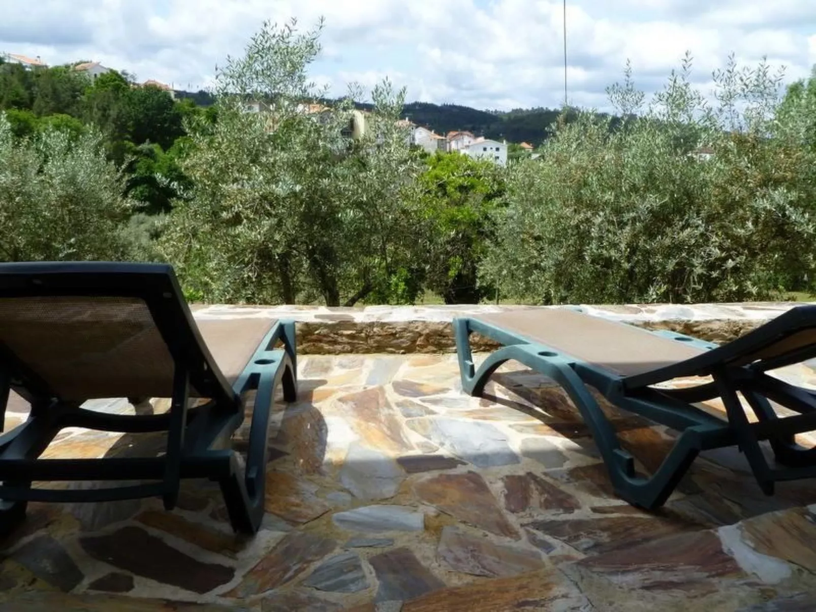 Mit Sonnenterrasse und großem Garten-Draußen