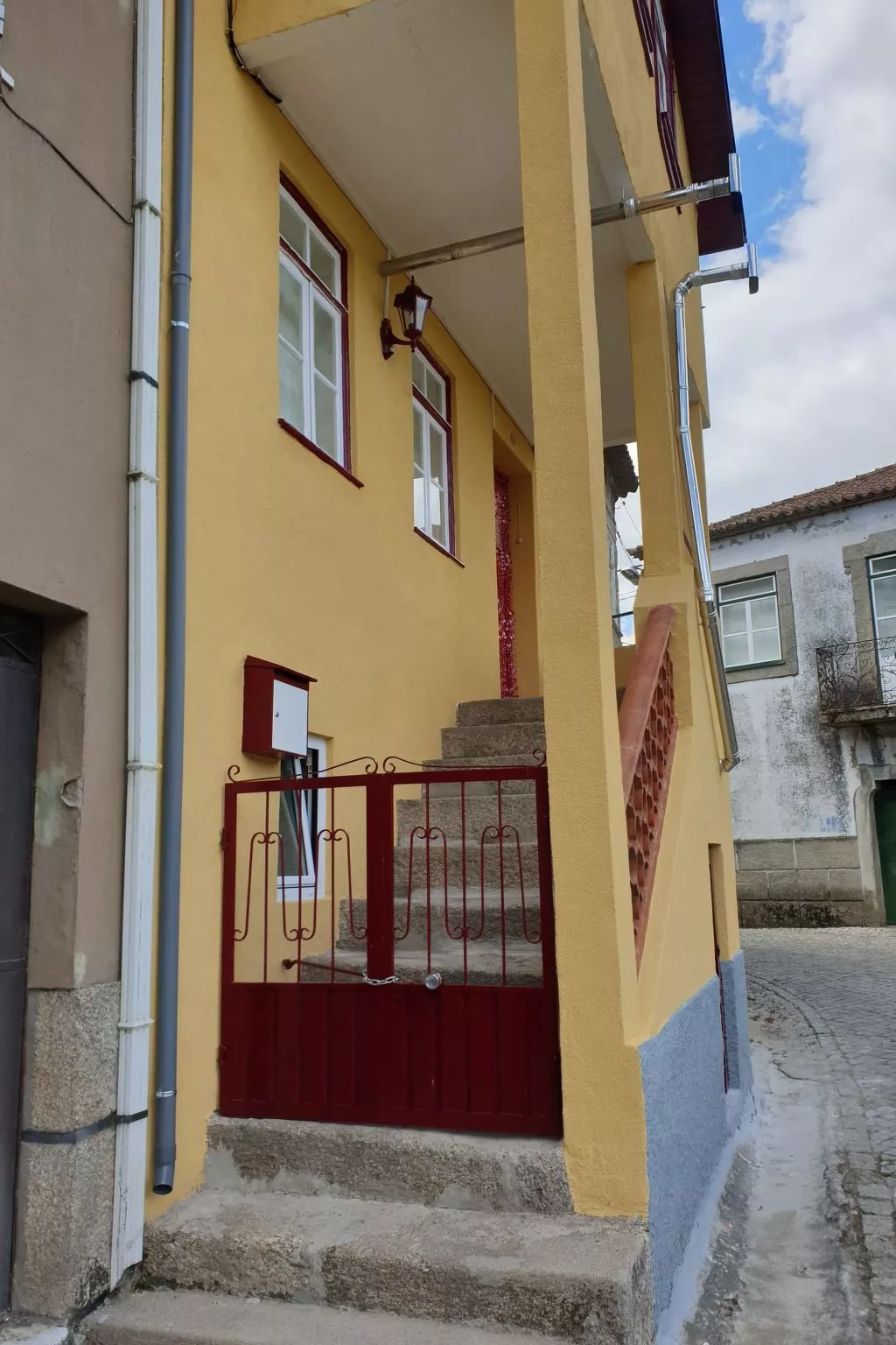 "Haus der Schwäne" - Geopark Serra da Estrela-Outside
