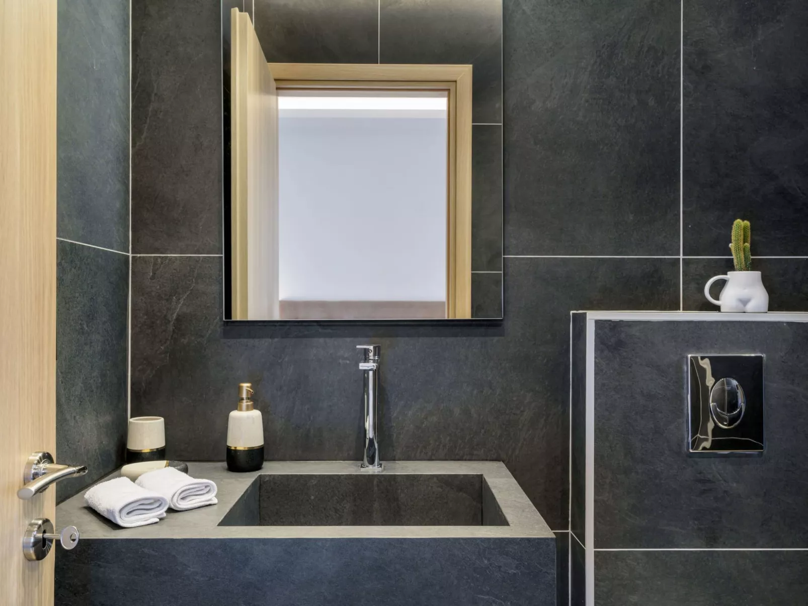 "Luna" mit Privatparkplatz-Drinnen