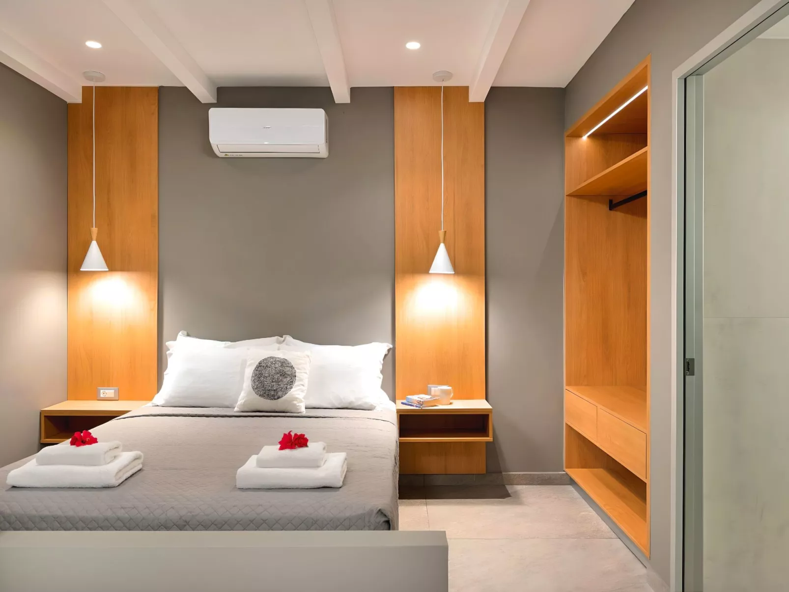 Canes Suite Privater Pool-Drinnen