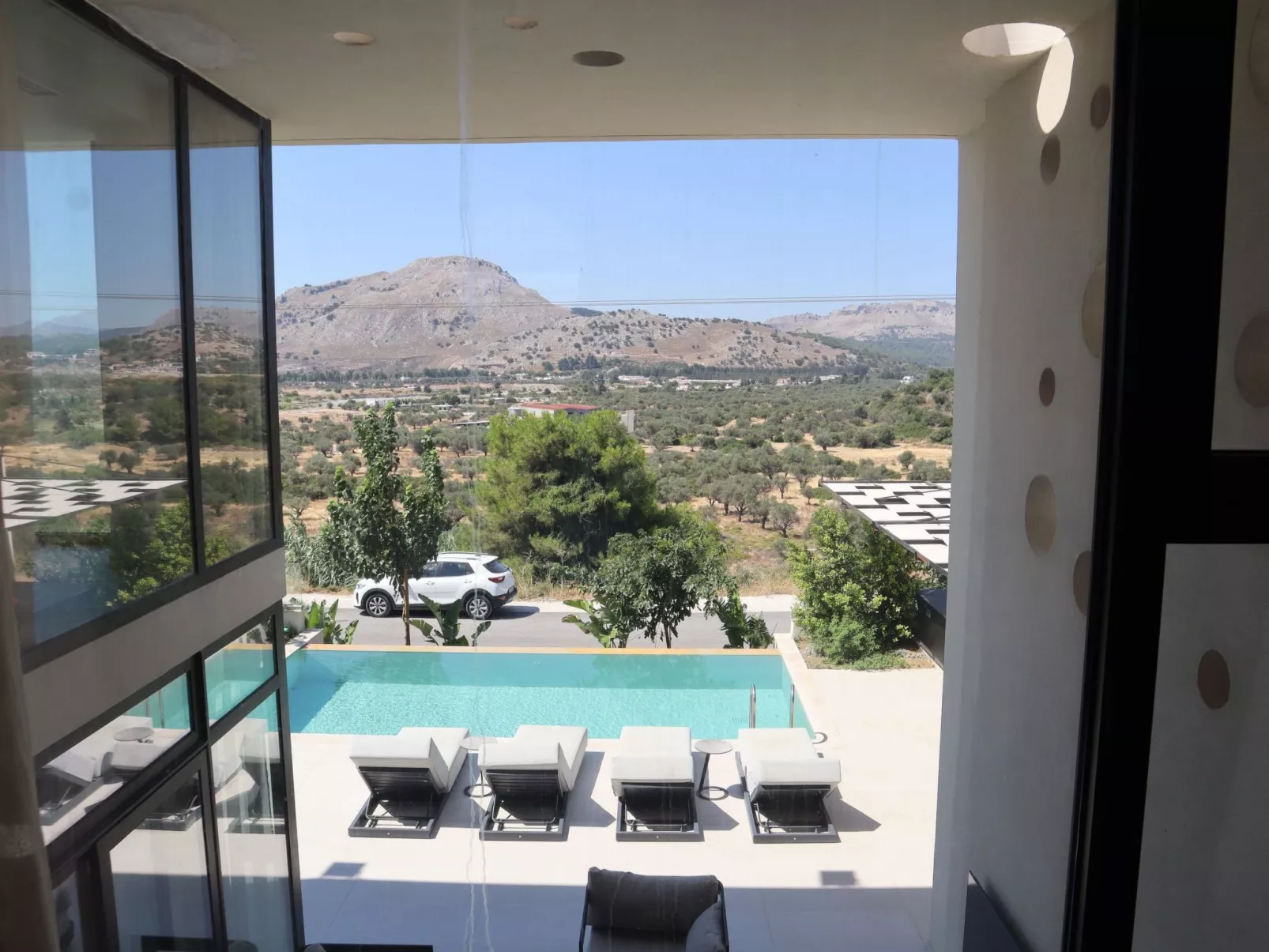 Trapezia Luxury Living -Garnet-Dehors