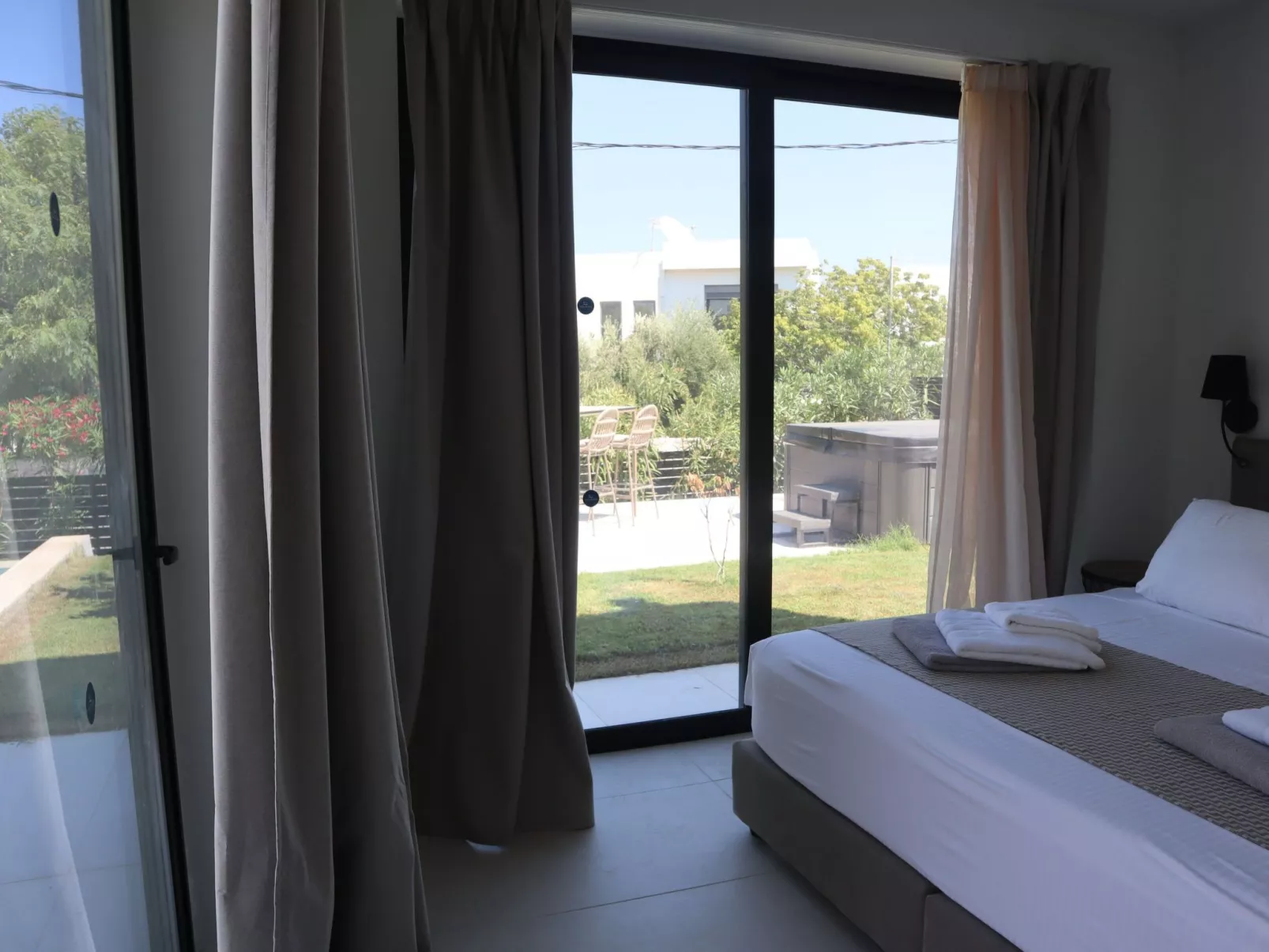 Trapezia Luxury Living - Opal-Dedans