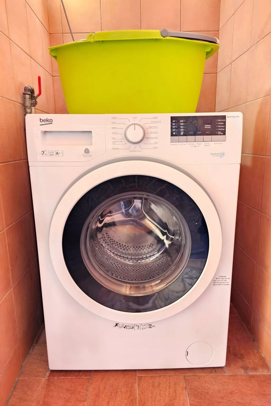 Ferienvilla mit Wasserblick-Drinnen