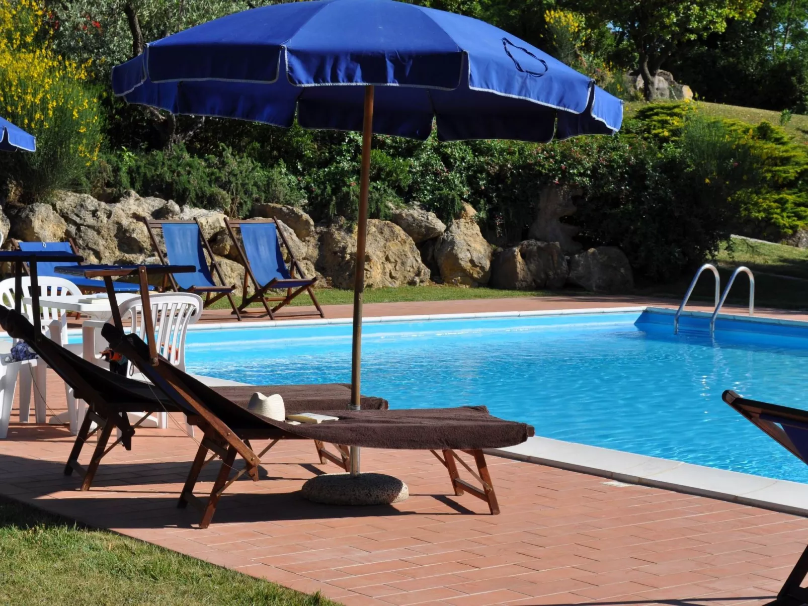 Flach "Madonnino corbezzolo T6-Outside