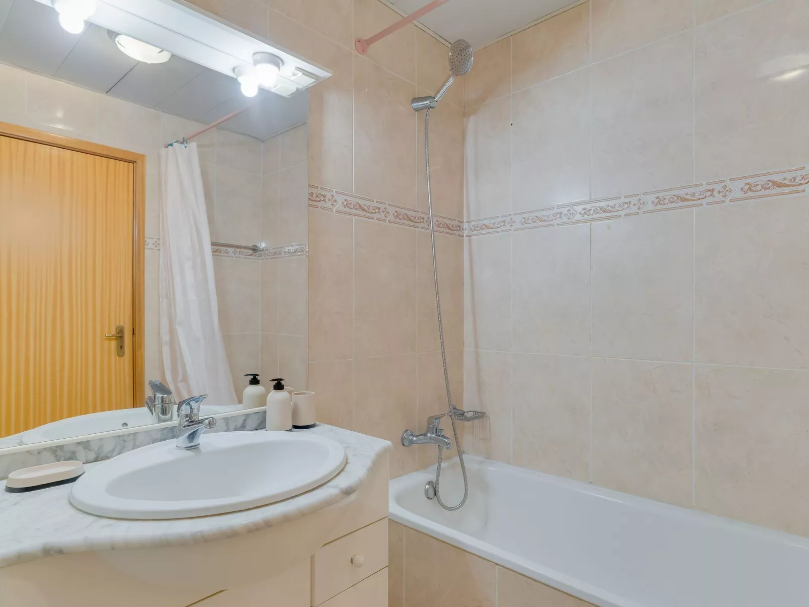 "Isabel" mit Balkon-Dedans