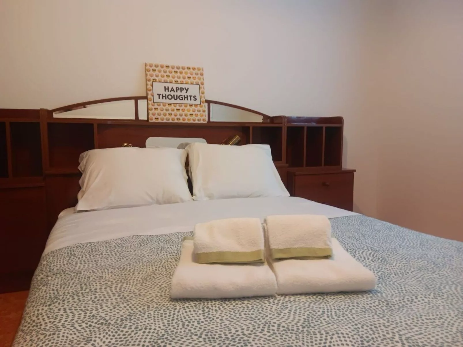 Mit den Füßen im Sand-Dedans