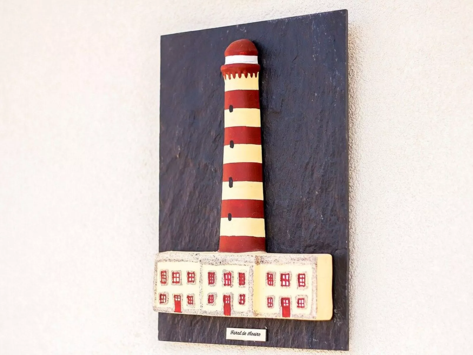 Haus der Scheinwerfer mit freier Garage-Outside