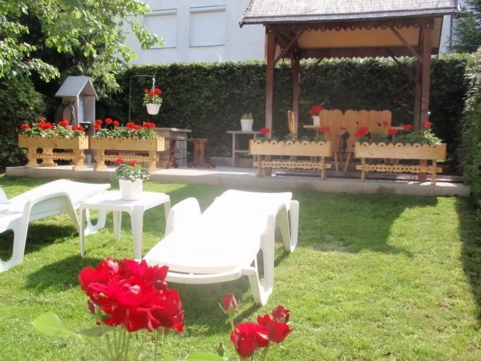 Wohnung mit Terrasse, Grill und Garten-Draußen