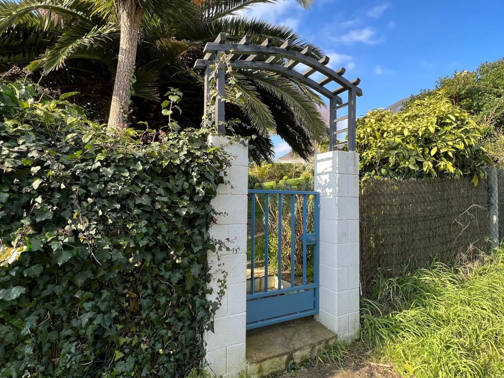 Prächtige Villa mit exotischem Garten, Strand 200m entfernt-Image-tags.info