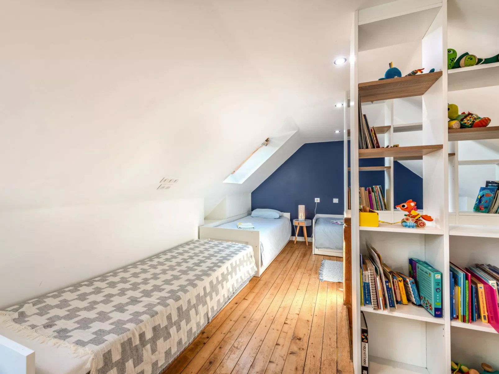 Landgut "Villa Léànie" mit Innenpool-Drinnen