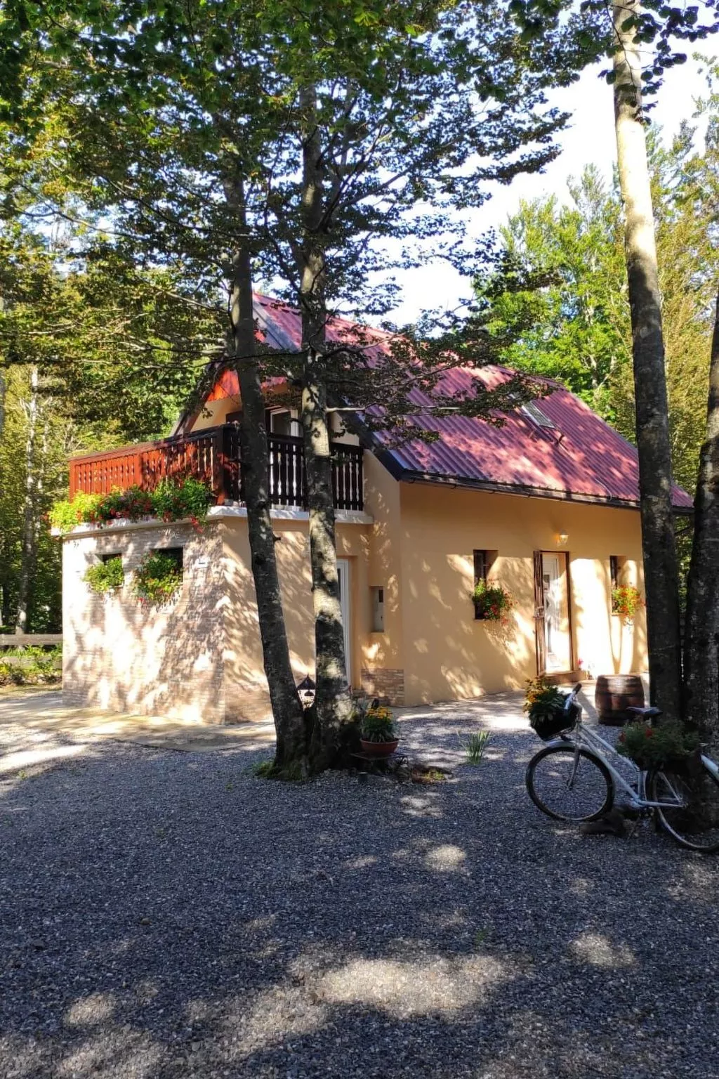 Idyllic holiday home-Outside