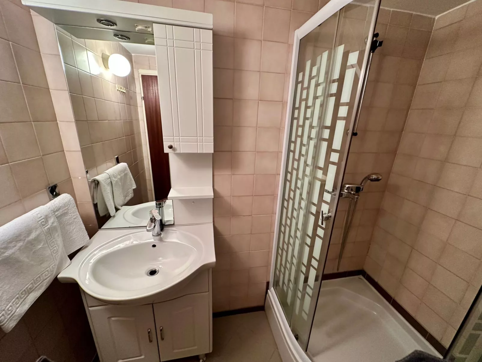 Apartment Car-Drinnen