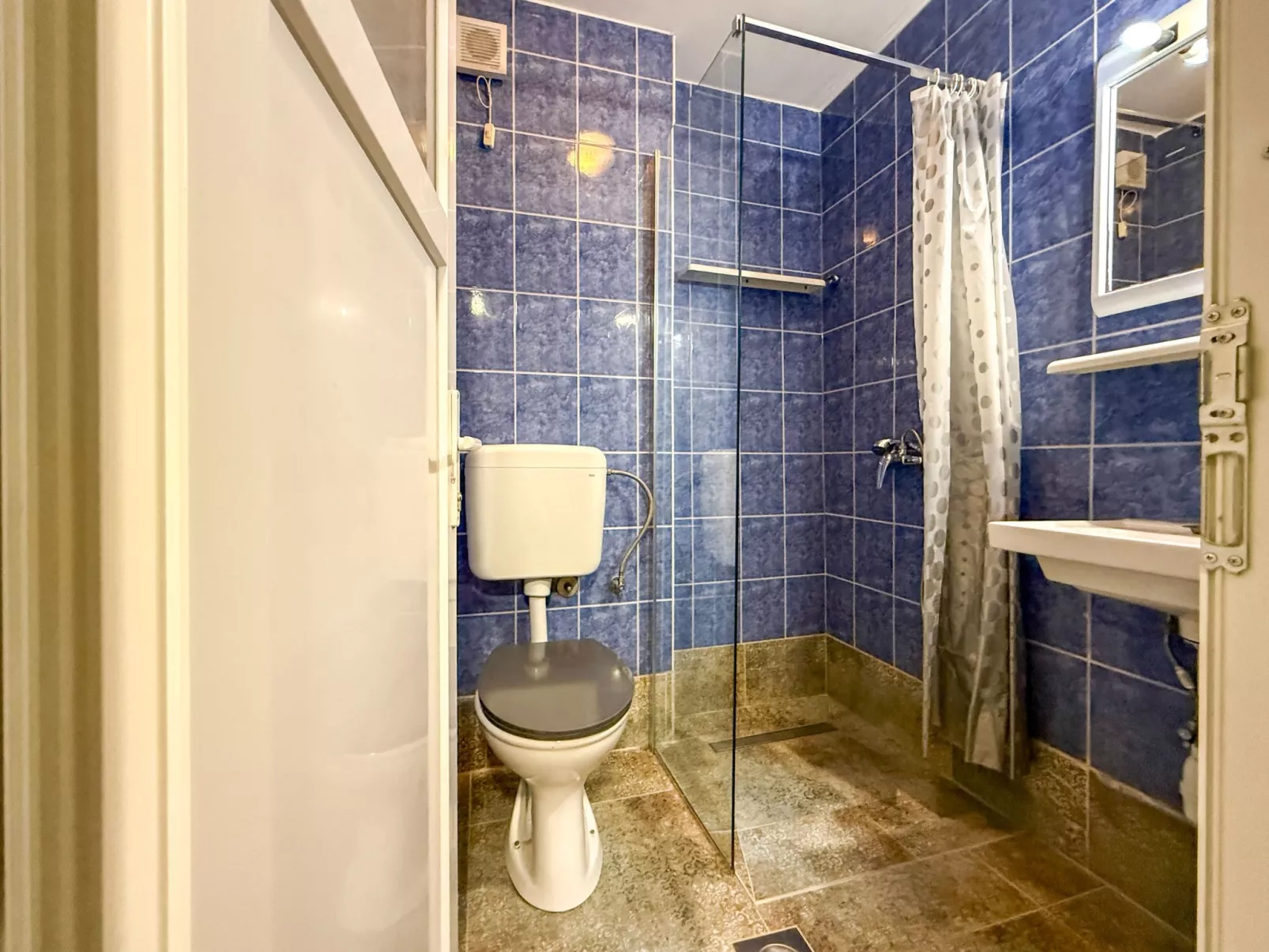 In Vodice mit Terrasse-Dedans