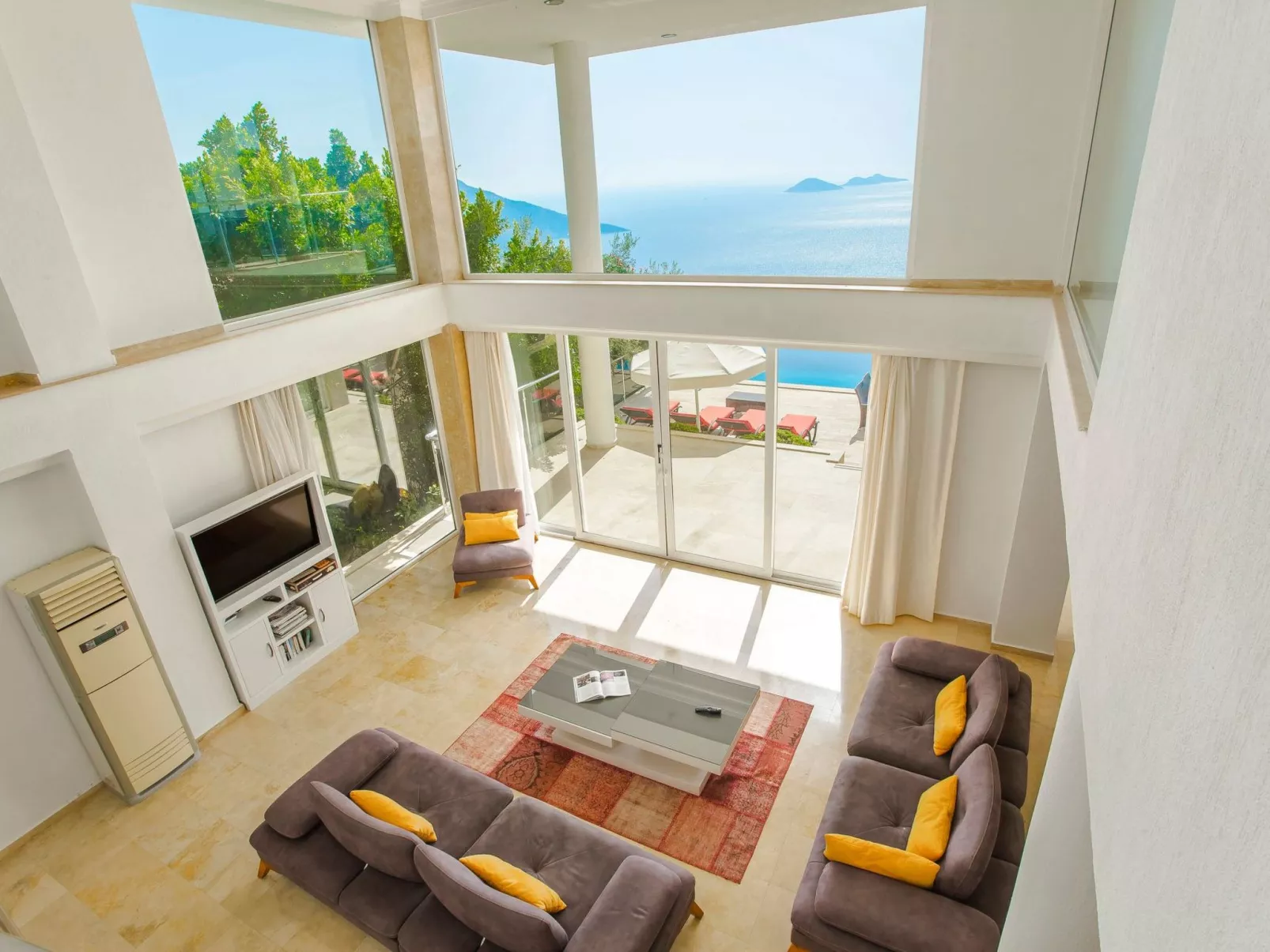 Villa für 10 P mit unglaublichem Ausblick-Dedans