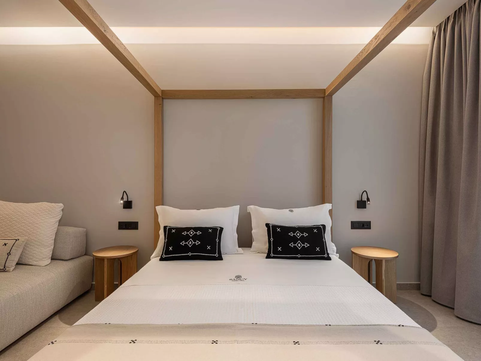 Sancy Luxury Villa-400m Strand, ''Beheizter'' Pool, Fitnessraum-Image-tags.info