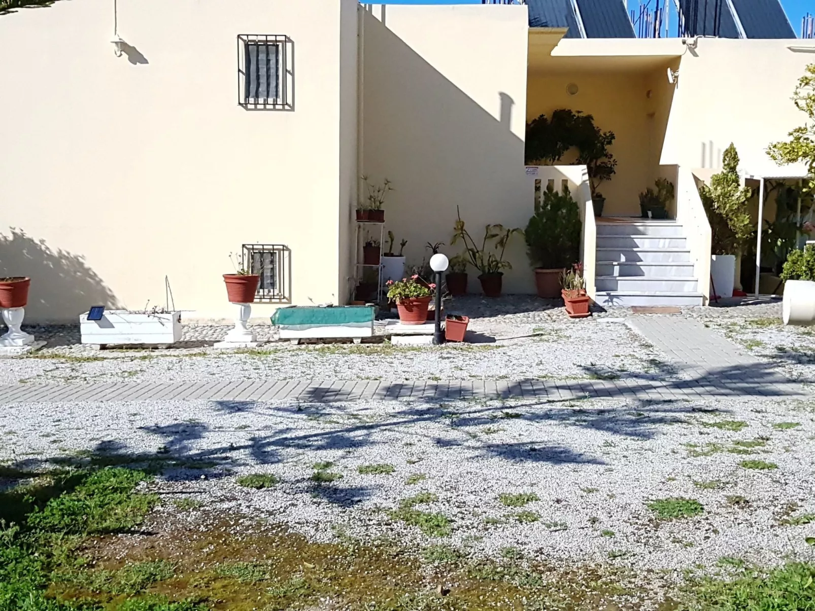 Zinovia Studio mit Balkon-Draußen