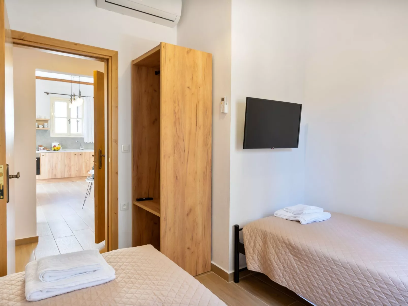 Mittelalterliche Gedichte-Dedans