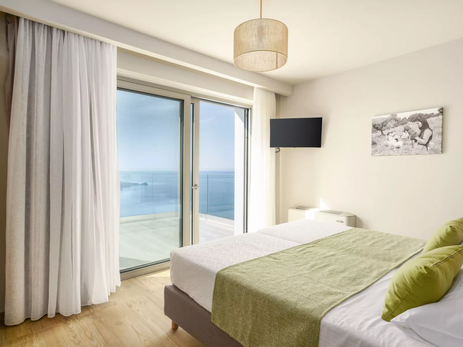 Neue Villa mit privatem Pool und BBQ, 2.5km zum Strand-Inside