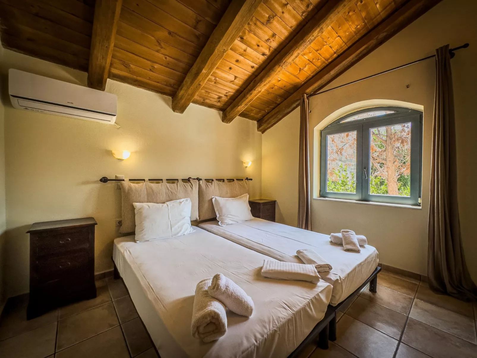 Niriides Villas_Aktea_ 3-Schlafzimmer privater Pool-Drinnen