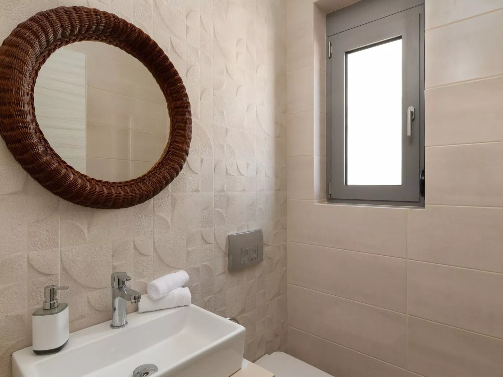 Schöne Pool-Villa Terpsis-Dedans