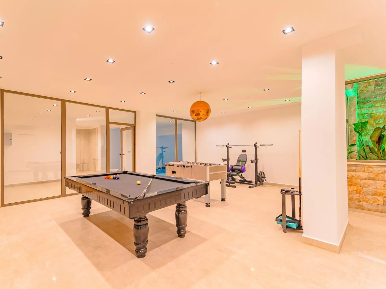 Moderne Luxusvilla für bis zu 12 Personen-Inside