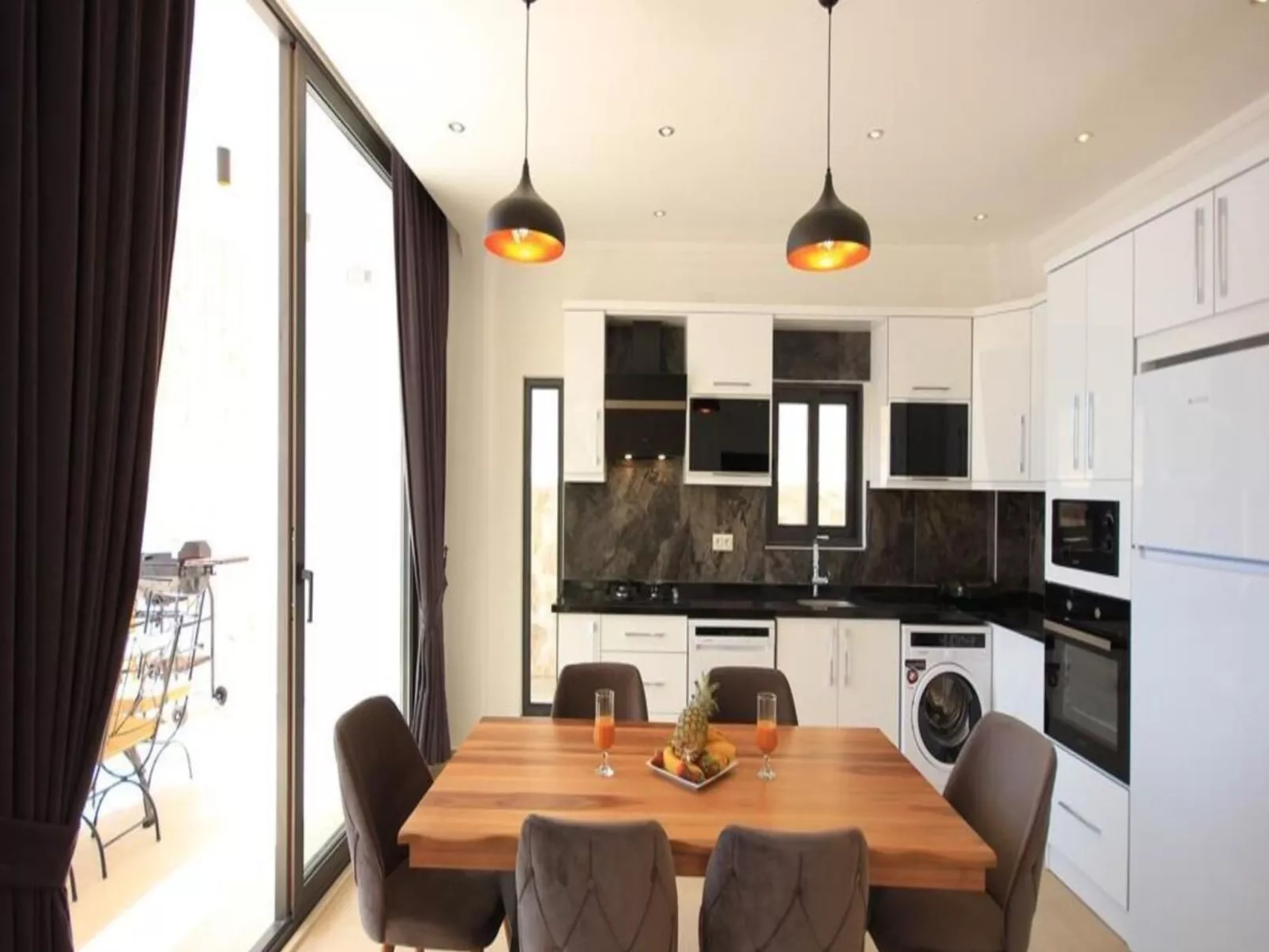 Villa mit Blick auf das Tal-Dedans