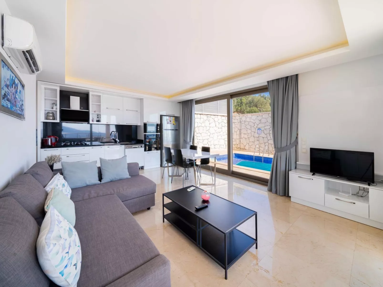 Villa Mini Arden mit Privatem Pool und Meerblick-Inside