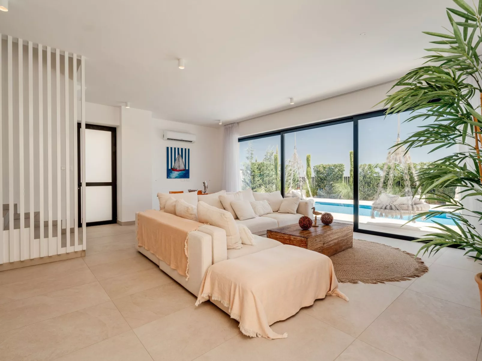 "Hercules 41" mit privatem Parkplatz-Image-tags.info