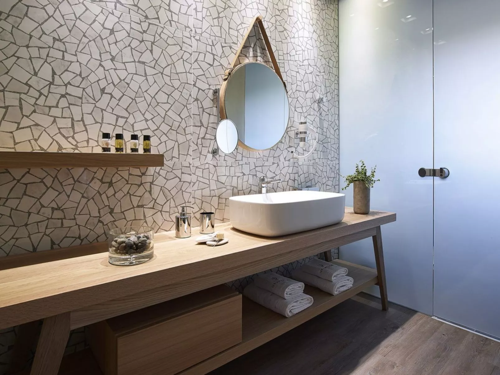 Youphoria Beachfront Estate-Image-tags.info