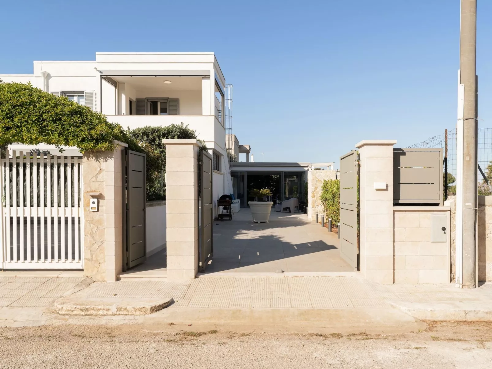 'Connie's House-Outside