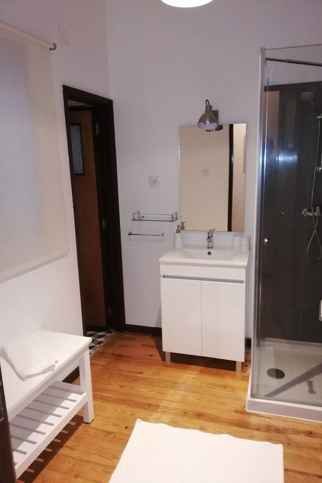 Traditionelles Haus am Meer-Image-tags.info