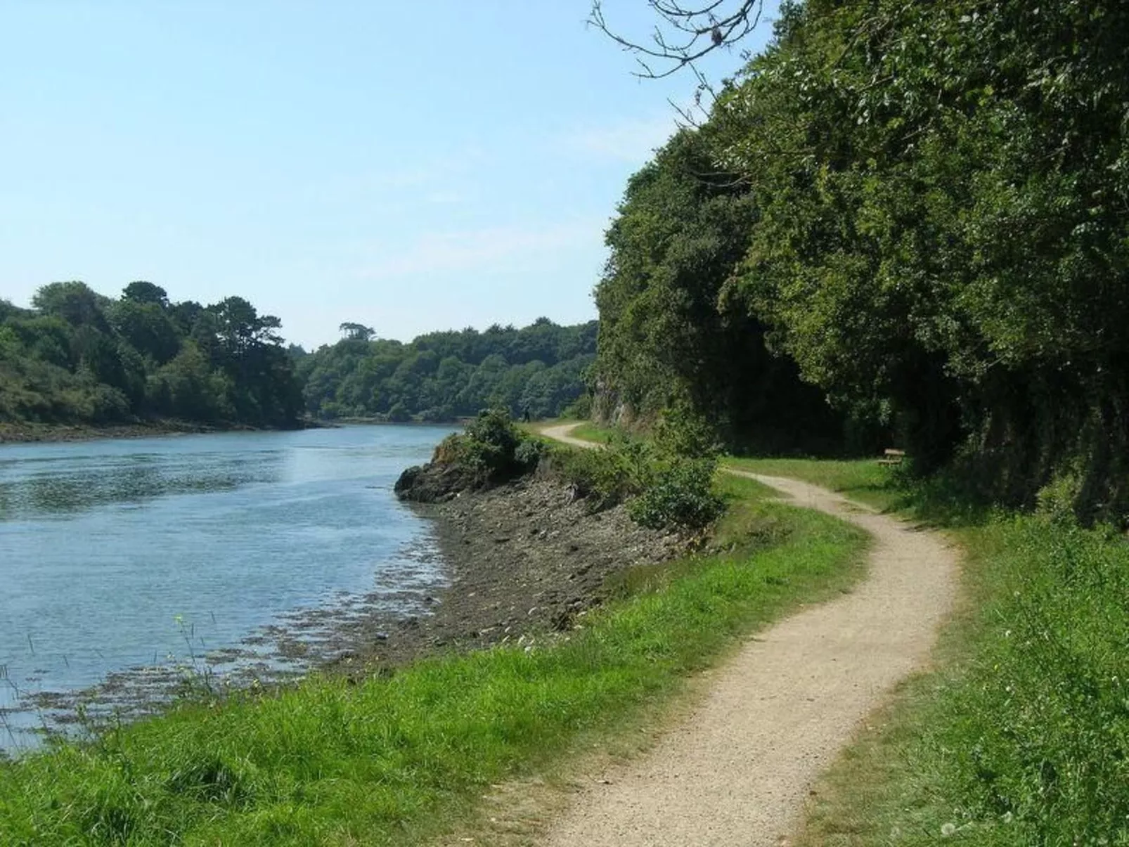 Tolles Ferienhaus in Esquibien mit Großem Garten-Dehors
