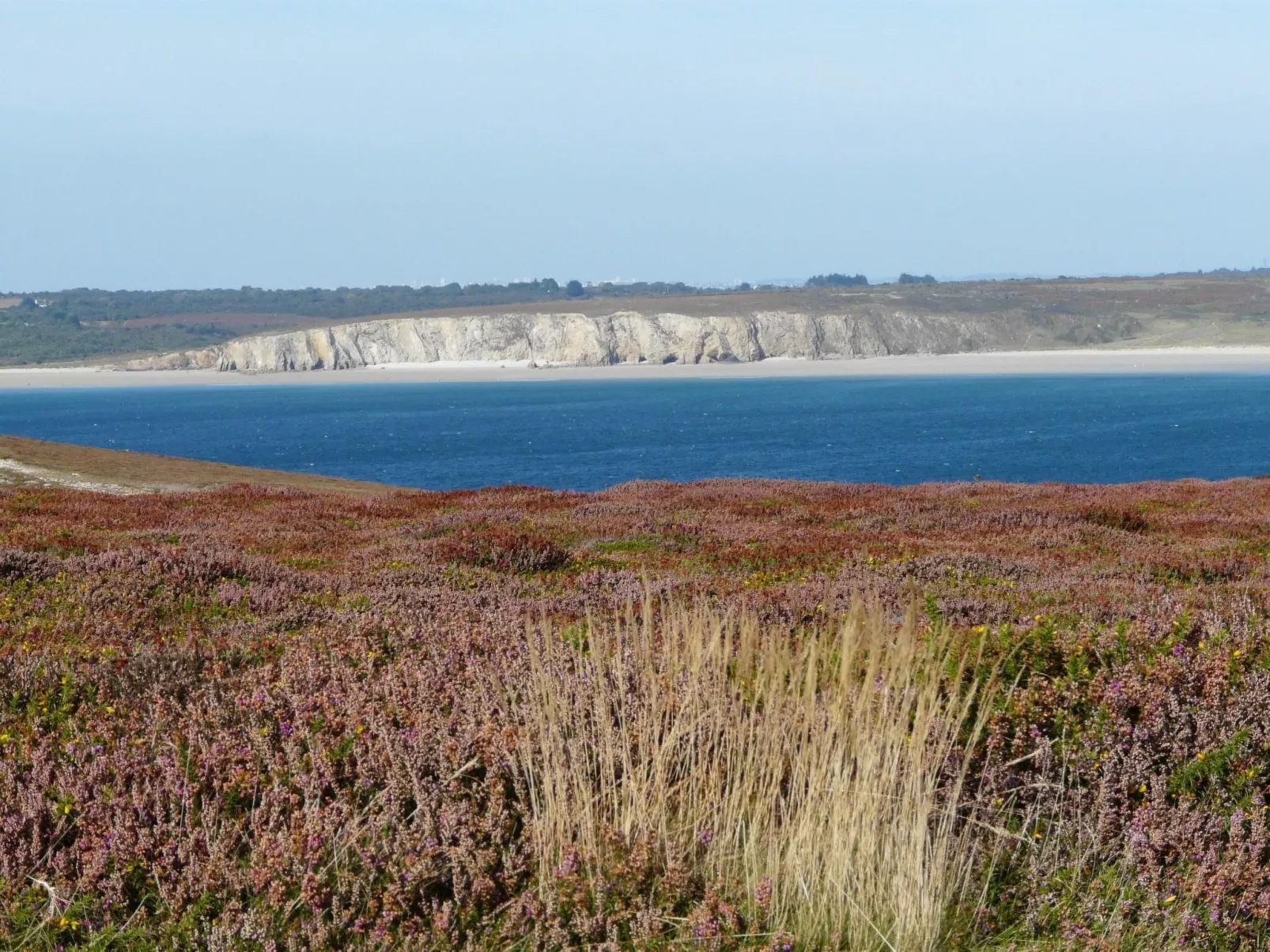 Mit Blick auf das Wasser-Outside