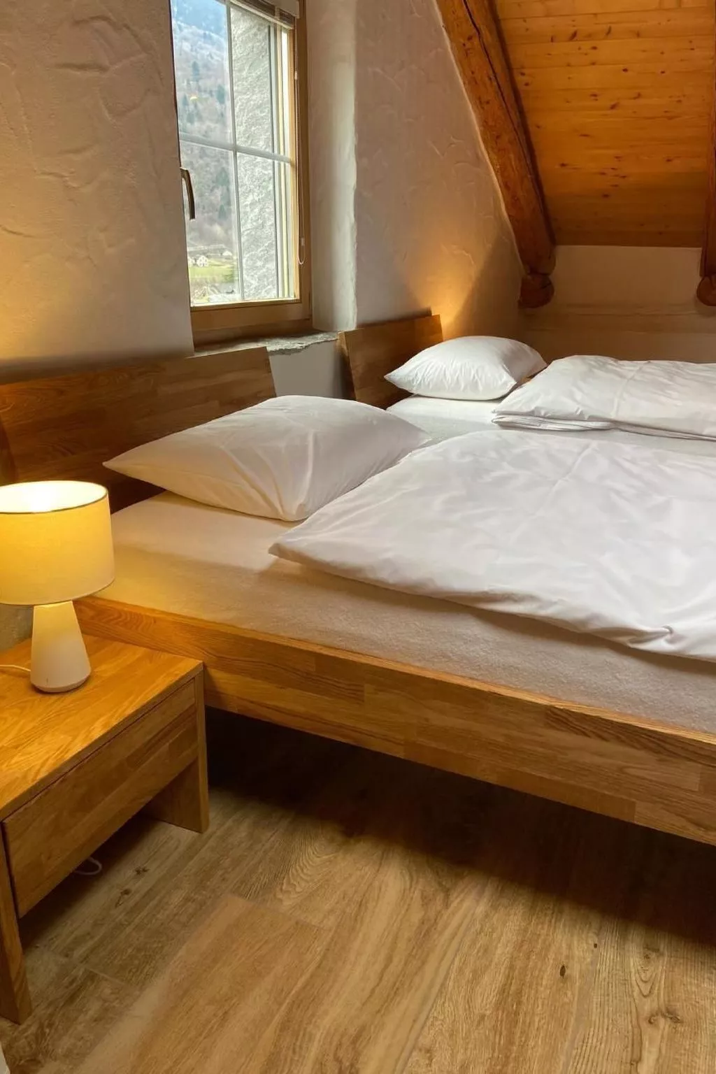 Top -Rustico mit Aussenwhirlpool beheizt und Sauna-Dedans