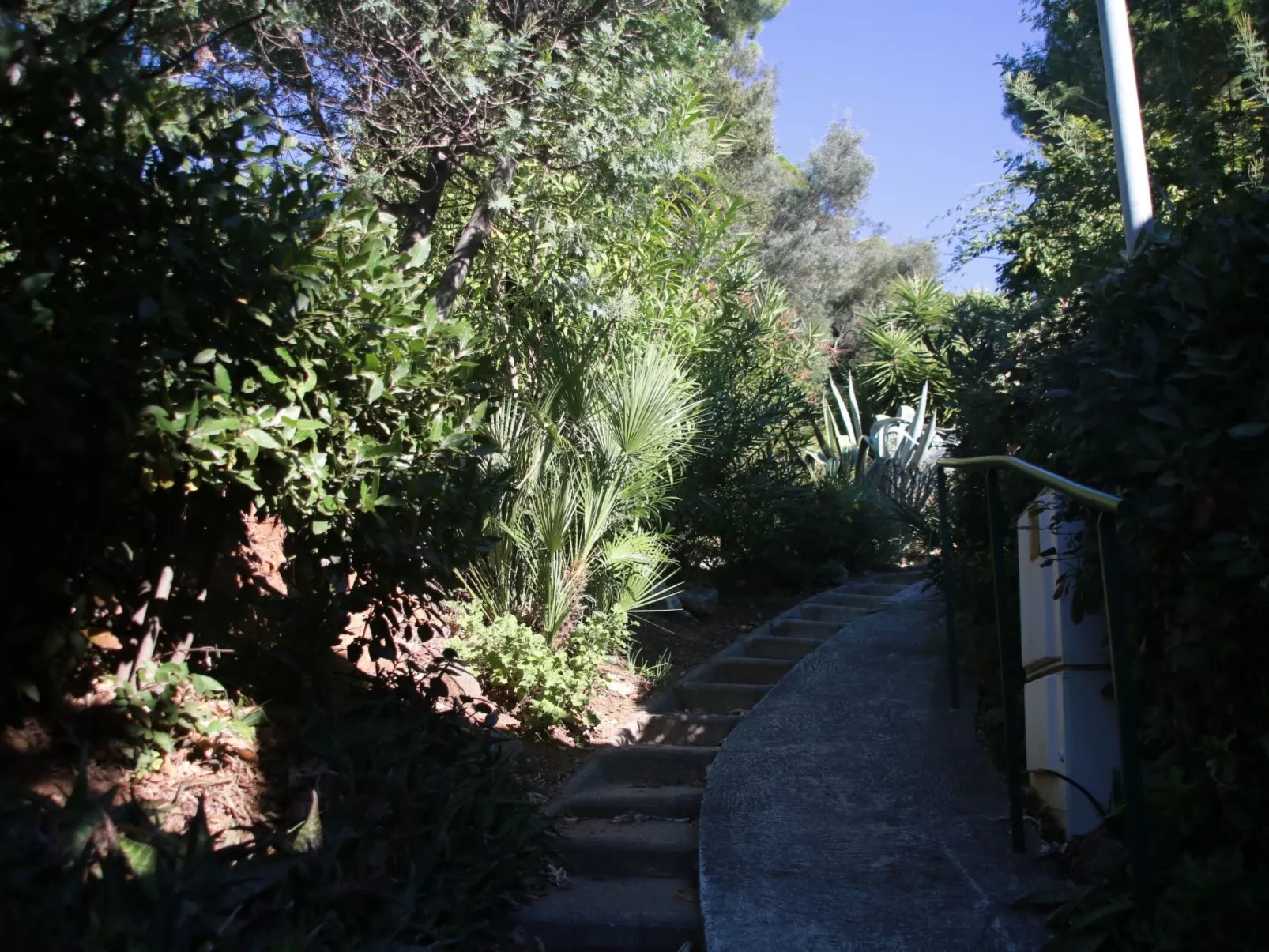 "La petite maison Maximoise" (Das kleine Haus Maximoise)-Outside