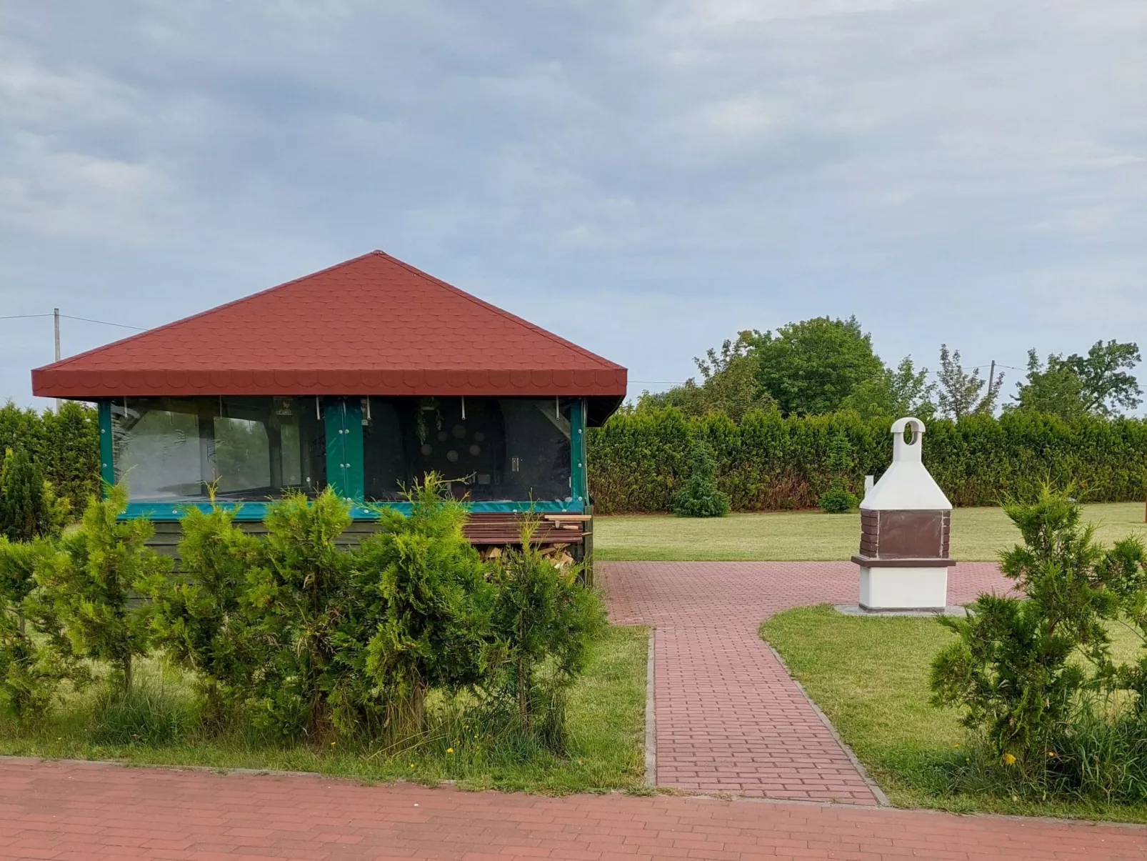 Green Corner Cottage 1-Outside