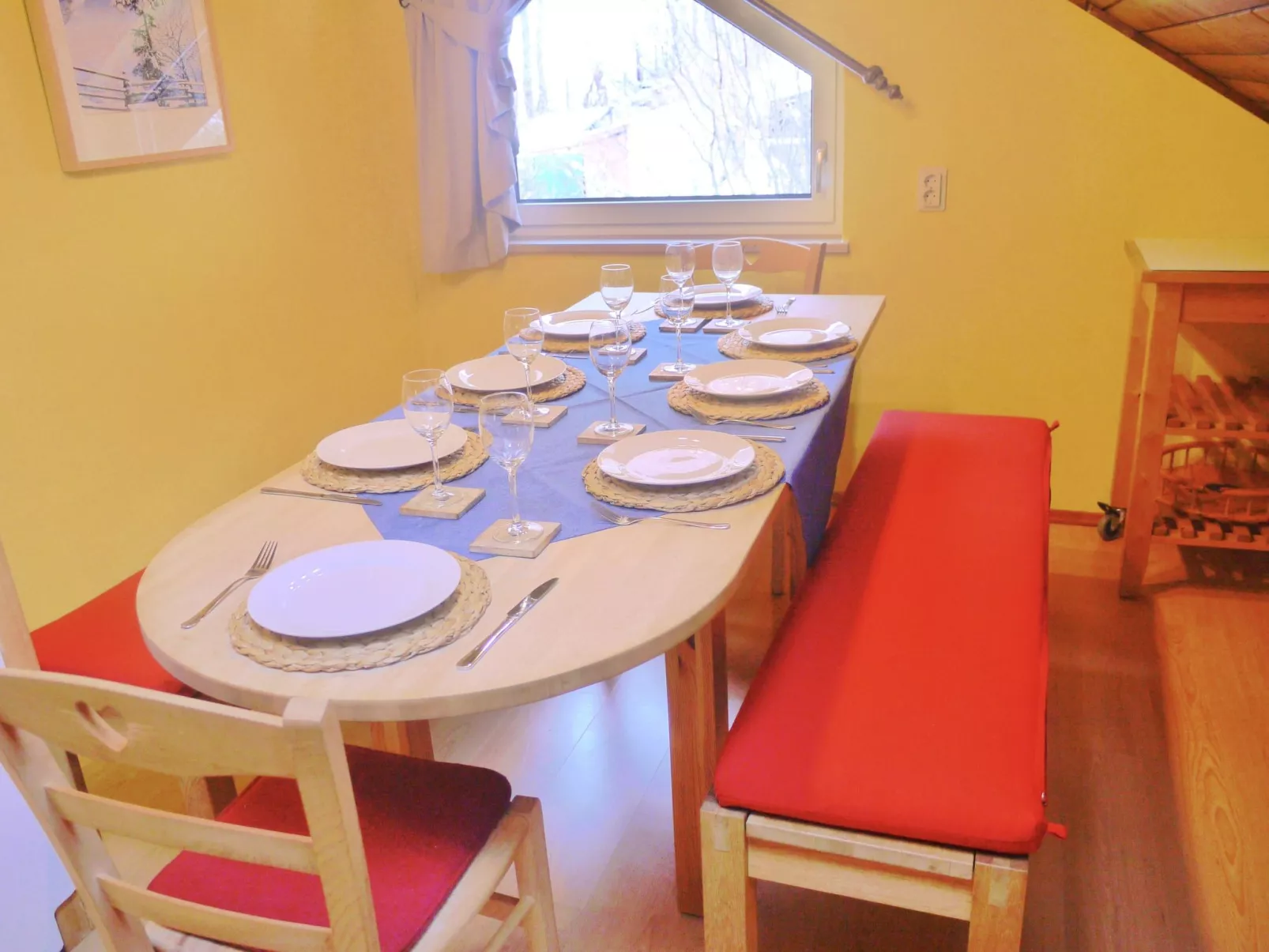 Wohl eingerichtete Wohnung mit eigenem Balkon-Inside