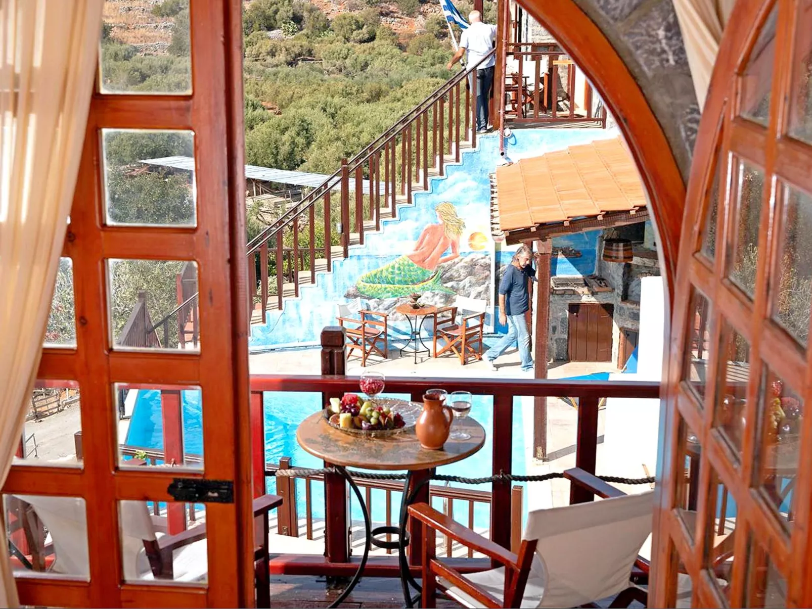 Penelope in Mavrikiano-Outside