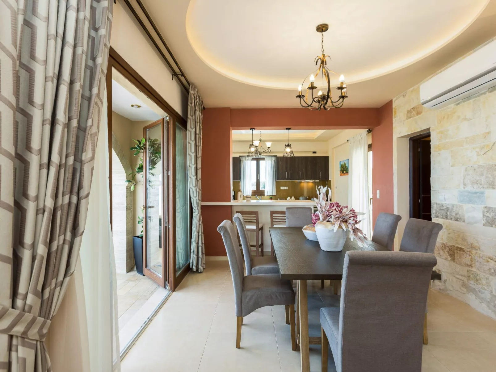 Family Villa Privater Pool Grillplatz Meerblick-Drinnen