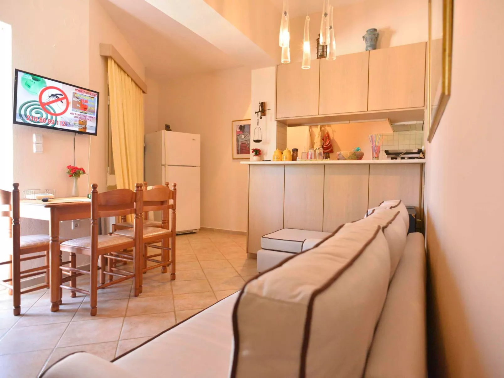 Villa mit Pool, Spielplatz, Pingpong und Grillplatz-Inside