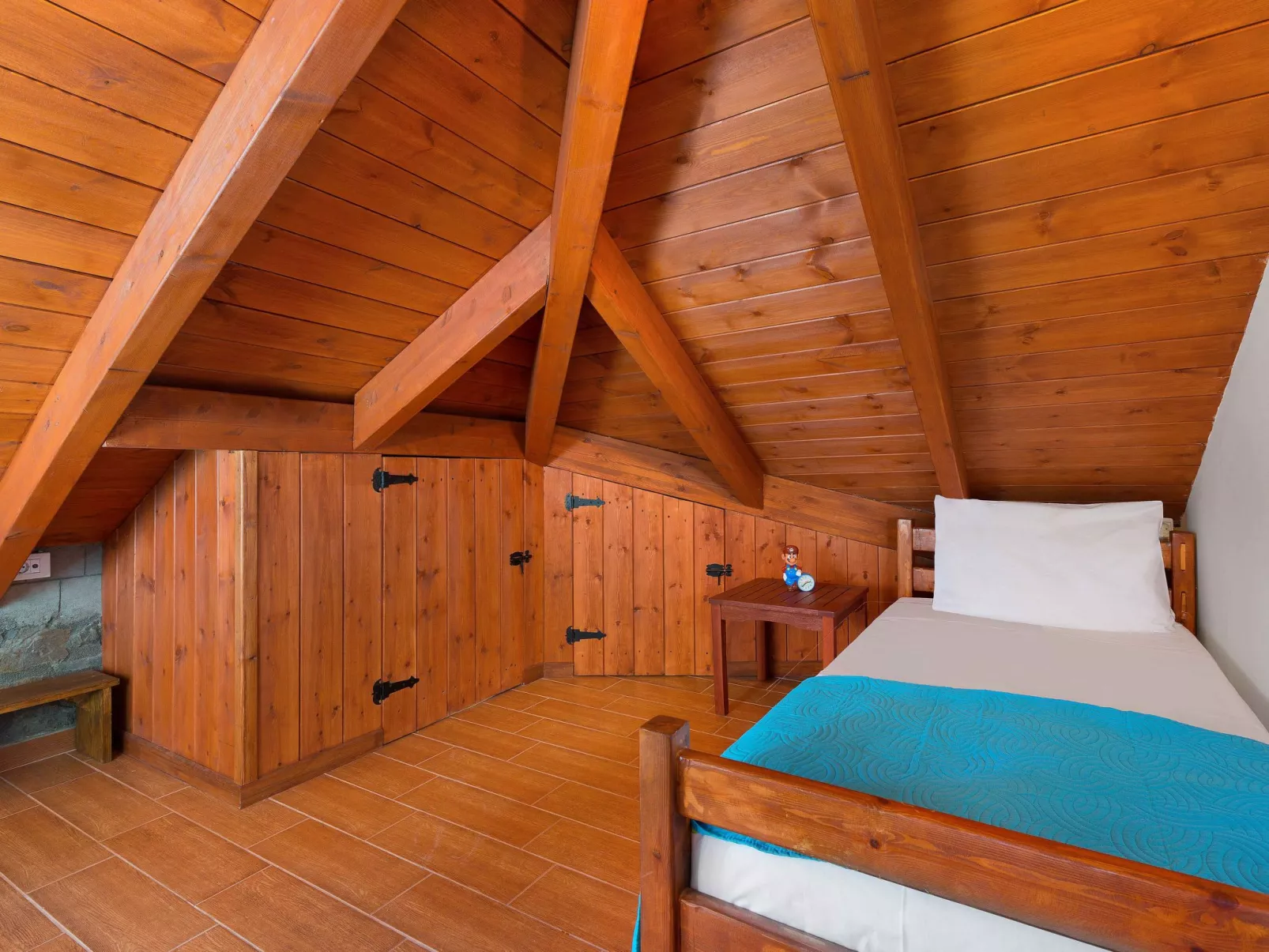 In Notia Rodos mit privatem Garten-Dedans