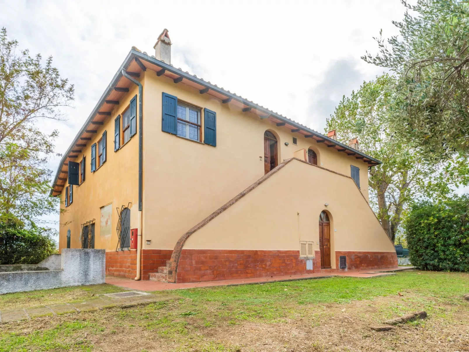 Rustikales Bauernhaus nur einen Steinwurf vom Meer entfernt-Outside