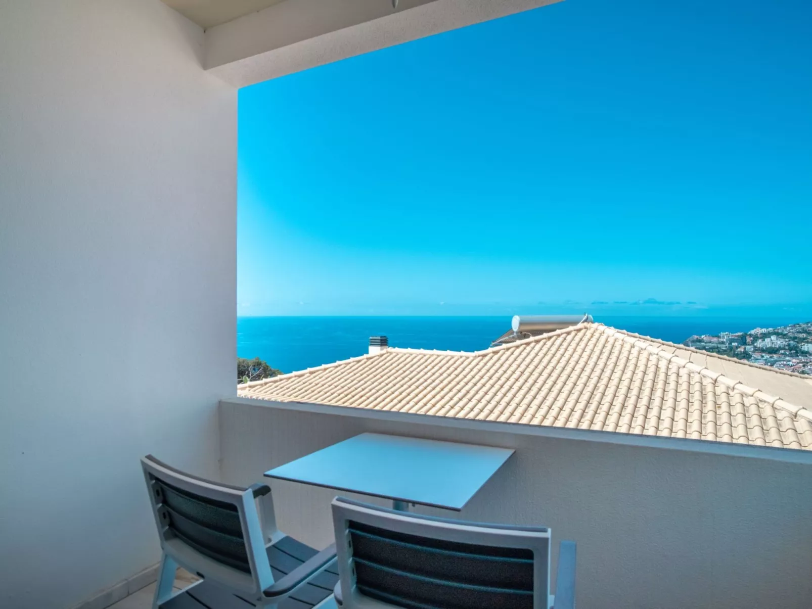 Villa mit Gartenblick-Image-tags.info