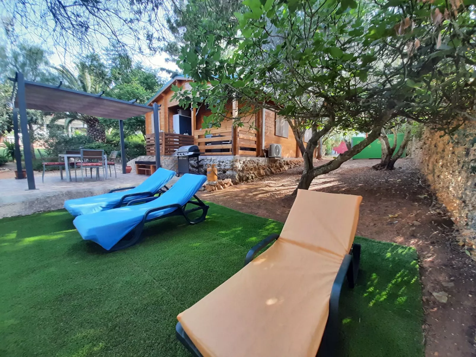 Mit Terrasse und Gemeinschaftspool-Draußen