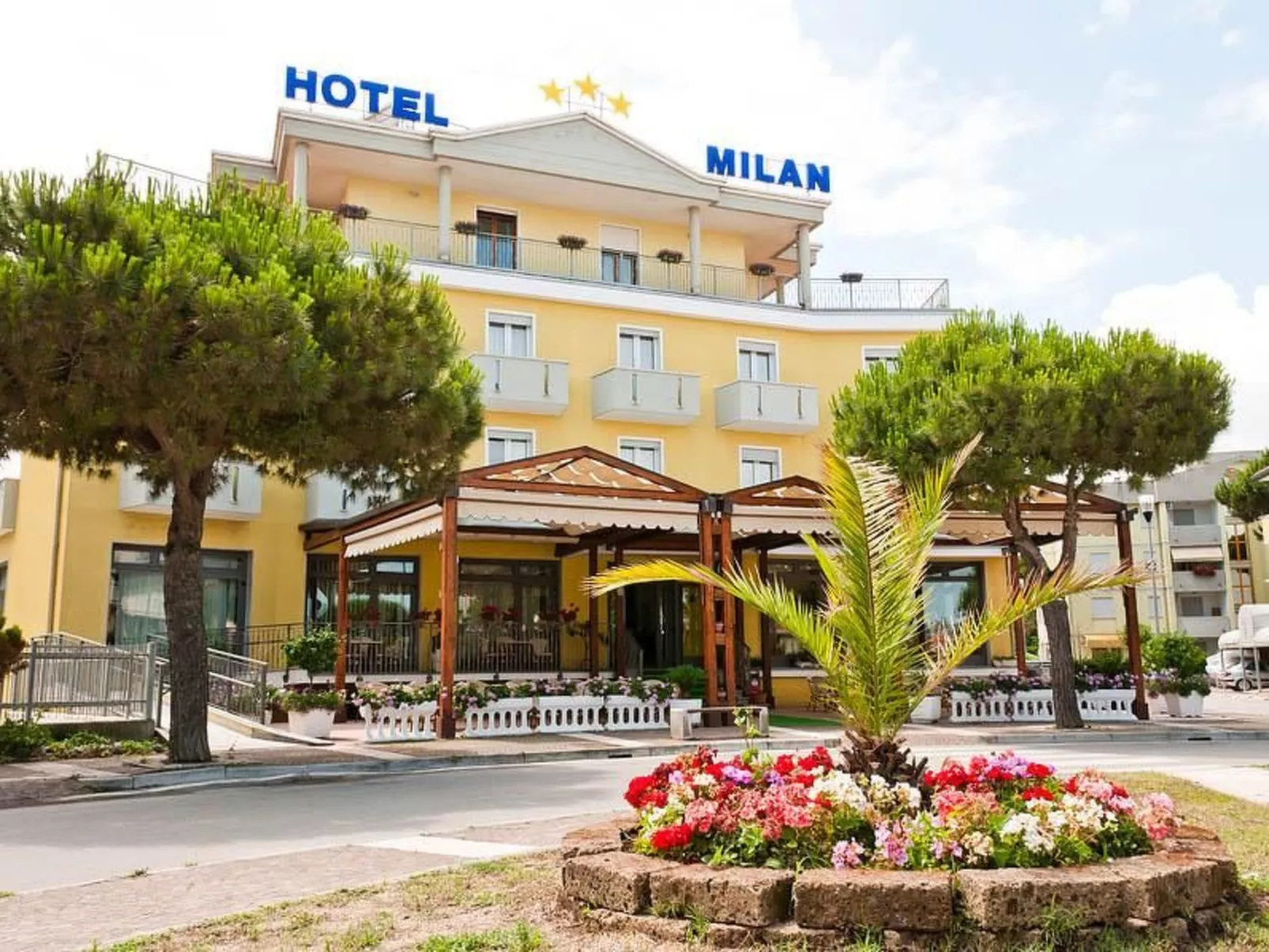 Wohnung mit Balkon-Outside