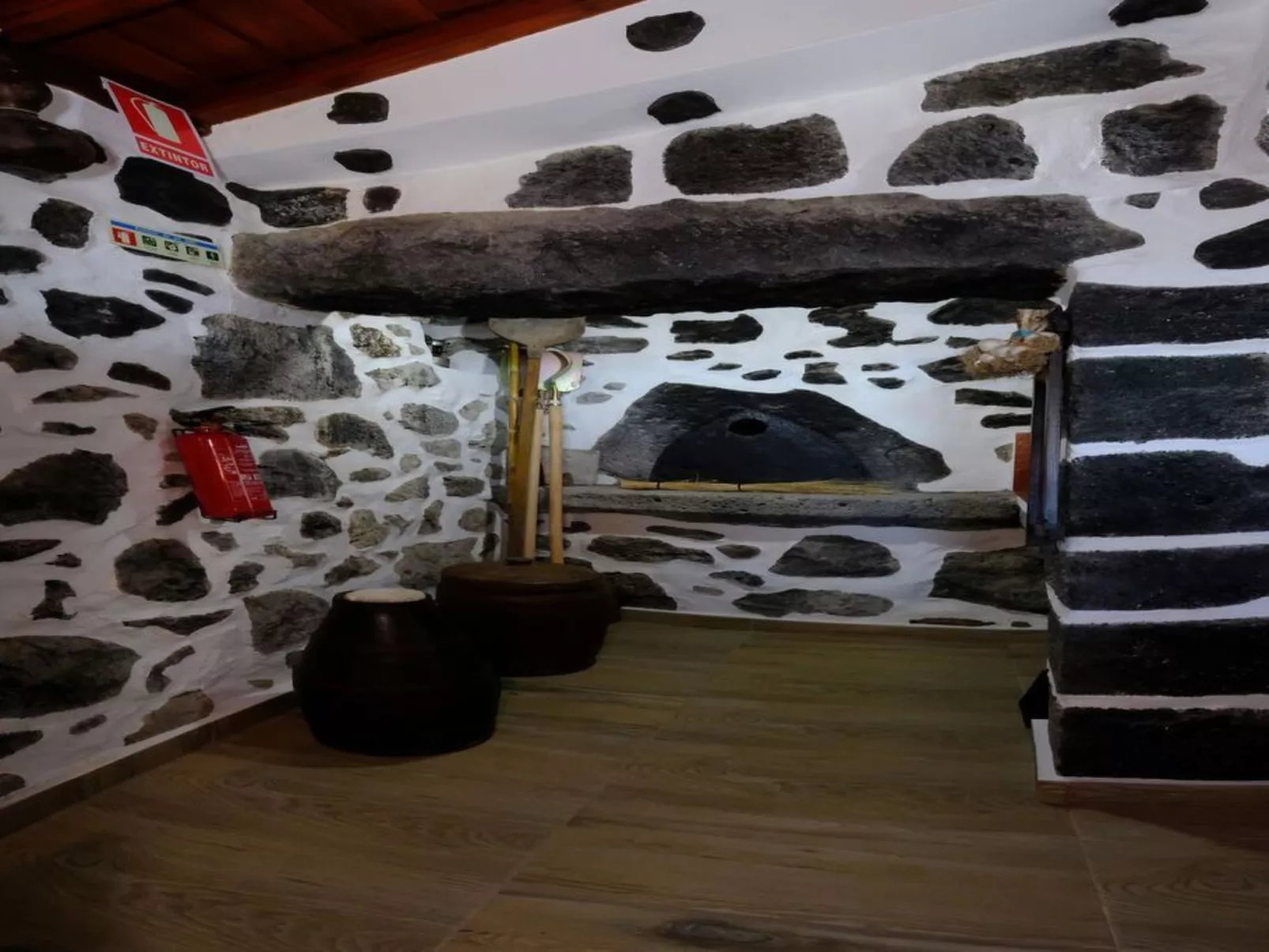 Rustikales Haus in Graciosa-Drinnen